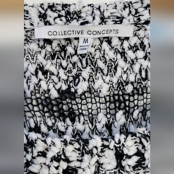 Collective Concepts Sweater Size Medium - Picture 2 of 3